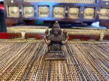 Charger l'image dans la galerie, Vintage Bronze Ganesha Statue Small