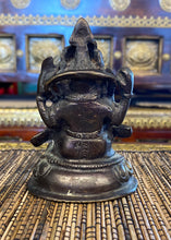 Charger l'image dans la galerie, Vintage Bronze Ganesha Statue Sitting