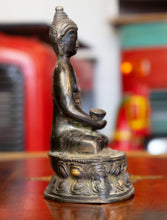 Charger l'image dans la galerie, Bronze Buddha Statue