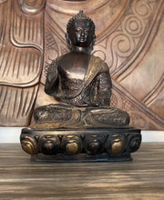 Charger l'image dans la galerie, Vintage Bronze Buddha Statue
