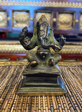 Charger l'image dans la galerie, Vintage Bronze Ganesha Statue