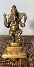 Charger l'image dans la galerie, Vintage Bronze Ganesha Statue