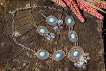 Charger l'image dans la galerie, Silver-Finished Brass Necklace with Murano Glass Accents-Blue
