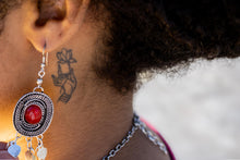 Charger l'image dans la galerie, Silver-Finished Brass Necklace with Murano Glass Accents-Red