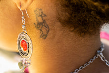 Charger l'image dans la galerie, Silver-Finished Brass Necklace with Murano Glass Accents-Orange