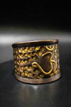 Charger l'image dans la galerie, Brass and Copper Cuff-Om