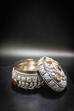 Load image into Gallery viewer, Jade Crystal Jewelry Box – Elegant Storage with Healing Energy