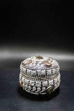 Load image into Gallery viewer, Jade Crystal Jewelry Box – Elegant Storage with Healing Energy