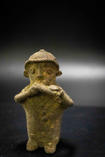 Load image into Gallery viewer, Bastar Statue- Covered Mouth Monkey