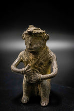 Load image into Gallery viewer, Bastar Statue-Squatting Monkey