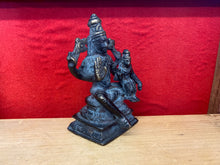 Charger l'image dans la galerie, Vintage Bronze Parvati Statue