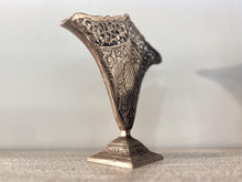 Charger l'image dans la galerie, Vintage Bronze Single Branch Candle Holders-Fan Shape (Light)