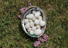Charger l'image dans la galerie, White Onyx Tumble Stone