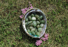 Charger l'image dans la galerie, Green Aventurine Tumbled Stone