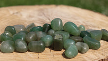 Charger l'image dans la galerie, Green Aventurine Tumbled Stone