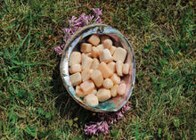 Charger l'image dans la galerie, Moonstone Tumbled Stone