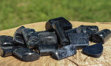 Charger l'image dans la galerie, Onyx Tumbled Stone