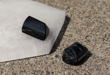 Charger l'image dans la galerie, Onyx Tumbled Stone