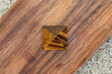 Charger l'image dans la galerie, Tiger Eye Pyramid