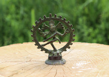 Charger l'image dans la galerie, Bronze Shiva Statue