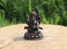 Charger l'image dans la galerie, Bronze Ganesha Statue
