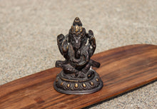 Charger l'image dans la galerie, Bronze Ganesha Statue