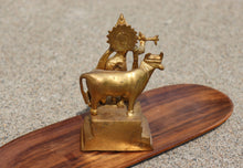 Charger l'image dans la galerie, Vintage Bronze Krishna Statue