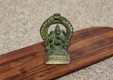 Charger l'image dans la galerie, Vintage Bronze Ganesha Statue