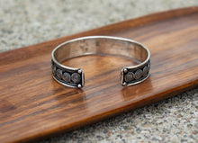 Load image into Gallery viewer, White Metal Mantra Healing Bracelet