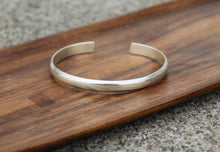 Load image into Gallery viewer, White Metal Healing Bracelet