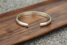 Load image into Gallery viewer, White Metal Healing Bracelet