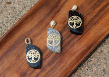 Charger l'image dans la galerie, Tree Crystal Pendant