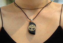 Charger l'image dans la galerie, Tree Crystal Pendant