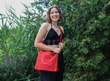 Charger l'image dans la galerie, Organic Hemp Cotton Medium Crossbody Bag-red Mandala