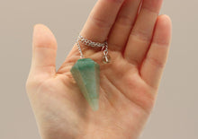 Charger l'image dans la galerie, Green Aventurine Pendulum Point