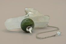 Charger l'image dans la galerie, Green Aventurine Pendulum Sphere