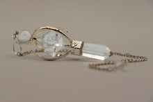 Charger l'image dans la galerie, Clear Quartz Pendulum Star