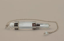 Charger l'image dans la galerie, Clear Quartz Pendulum Point