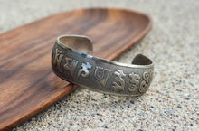 Load image into Gallery viewer, White Metal Healing Bracelet