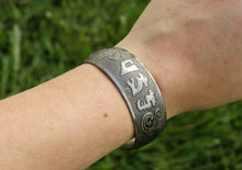 Load image into Gallery viewer, White Metal Healing Bracelet