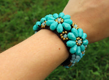 Load image into Gallery viewer, Turquoise Stone Flower Pattern Leather Bracelet