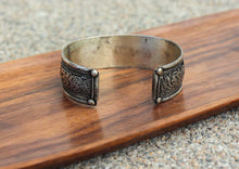 Load image into Gallery viewer, Mantra Healing Bracelet