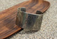 Load image into Gallery viewer, White Metal Healing Bracelet