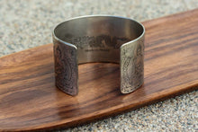 Load image into Gallery viewer, White Metal Healing Bracelet