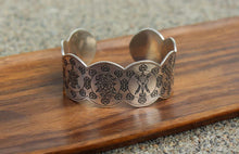 Load image into Gallery viewer, White Metal Healing Bracelet
