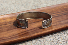 Load image into Gallery viewer, Coral & 3 Metal Mantra Healing Bracelet