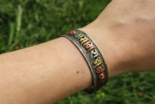 Load image into Gallery viewer, Coral & 3 Metal Mantra Healing Bracelet