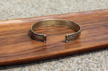 Load image into Gallery viewer, Turquoise & 3 Metal Mantra Healing Bracelet