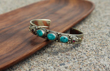 Load image into Gallery viewer, Turquoise & 3 Metal Healing Bracelet