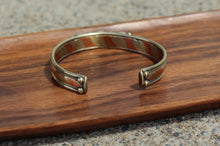 Load image into Gallery viewer, Turquoise & 3 Metal Healing Bracelet